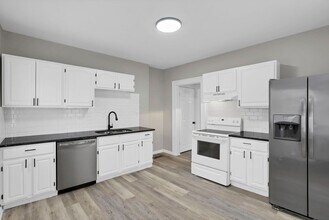 Building Photo - 293-295-295 E Woodrow Ave