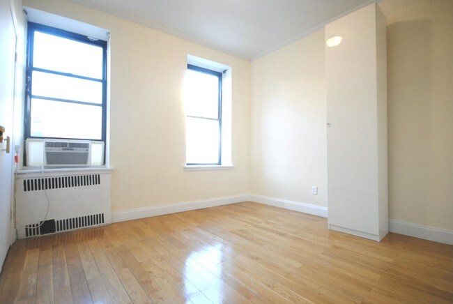 Building Photo - 55 E Houston St
