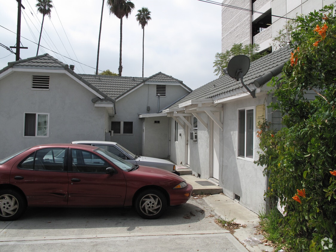 Building Photo - 115 W Eulalia St