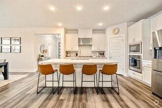 Building Photo - 7600 Hillock Terrace