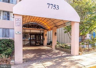 Building Photo - 7753 Patriot Dr