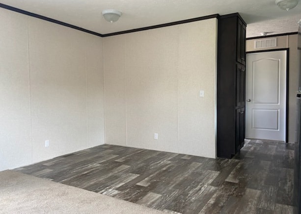 Foto del edificio - 93 Locust Ave