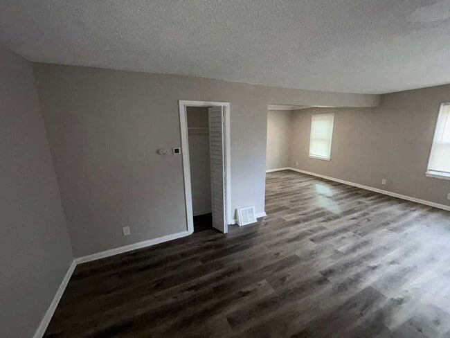 Foto del edificio - Renovated 3 Bedroom Colonial