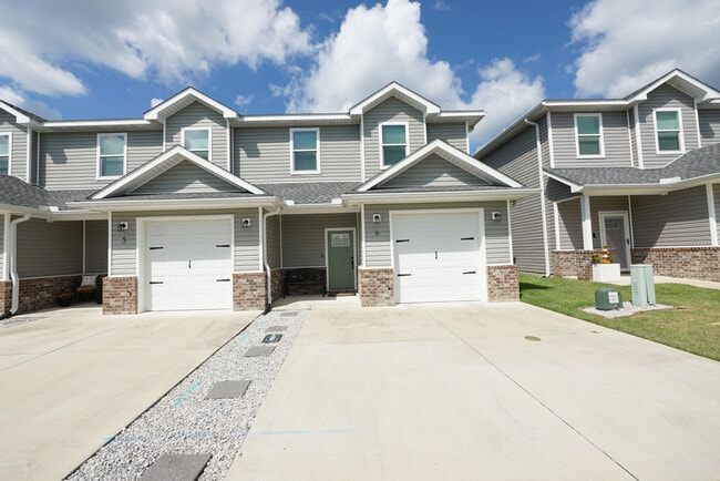 Building Photo - 6 Praiseworthy Dr