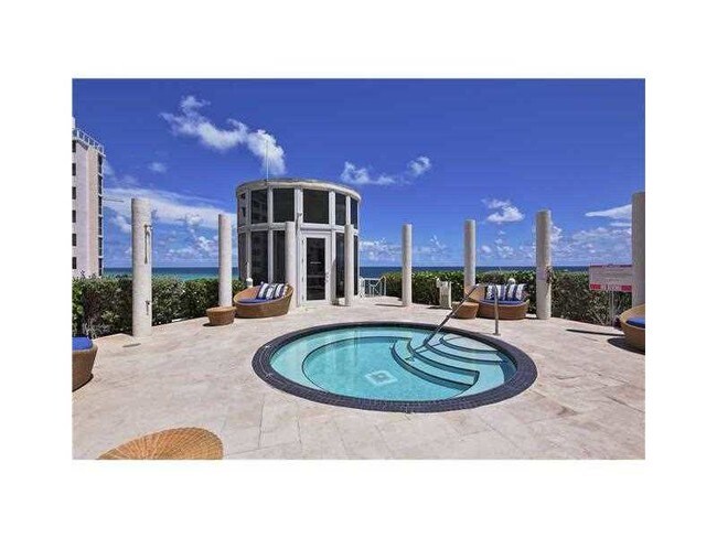 Building Photo - 17201 Collins Ave
