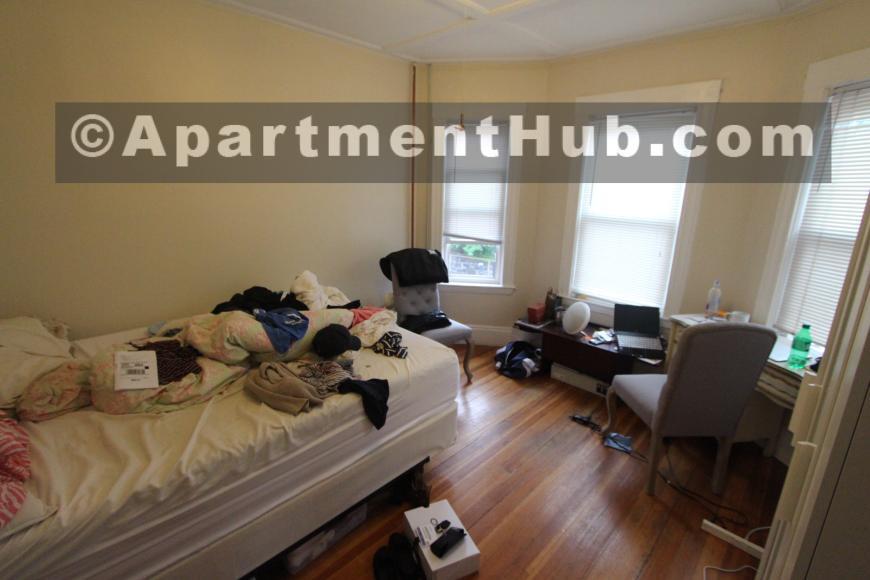 Foto del edificio - 4.0 bedroom in Somerville Massachusetts 02143