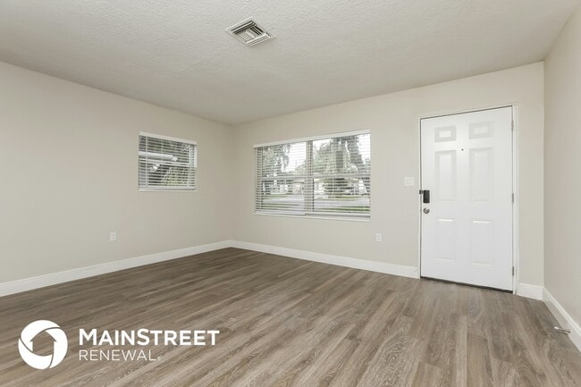 Building Photo - 1602 Lindale Ave