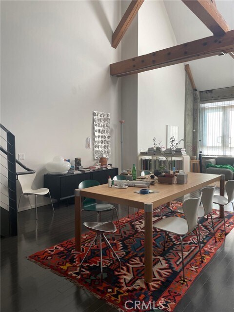 Foto del edificio - 530 S Hewitt St
