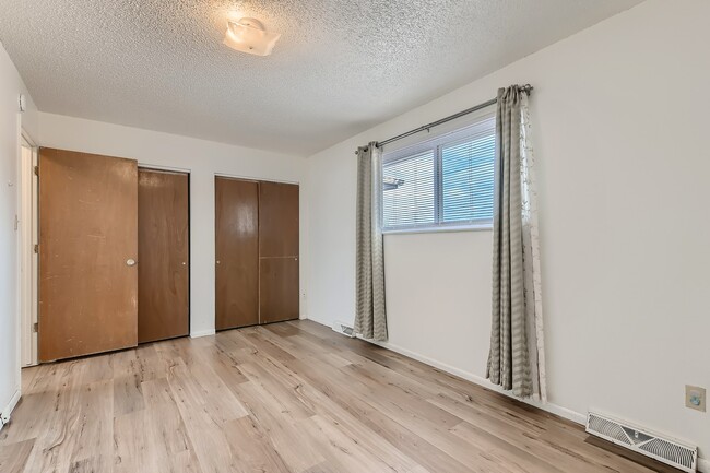 Building Photo - 6871 Knox Ct