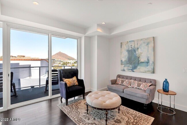 Foto del edificio - 4422 N 75th St