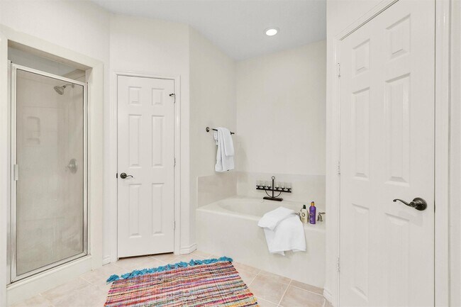 Foto del edificio - 147 April Waters Dr W