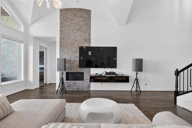 Foto del edificio - 411 Rock Rose Ln