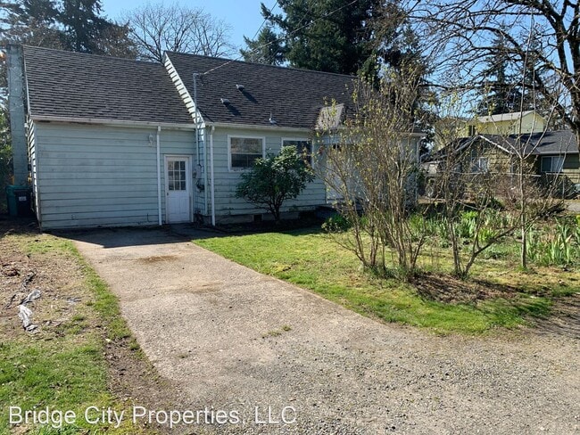Building Photo - 3 br, 2 bath House - 5620 SE Lambert St.