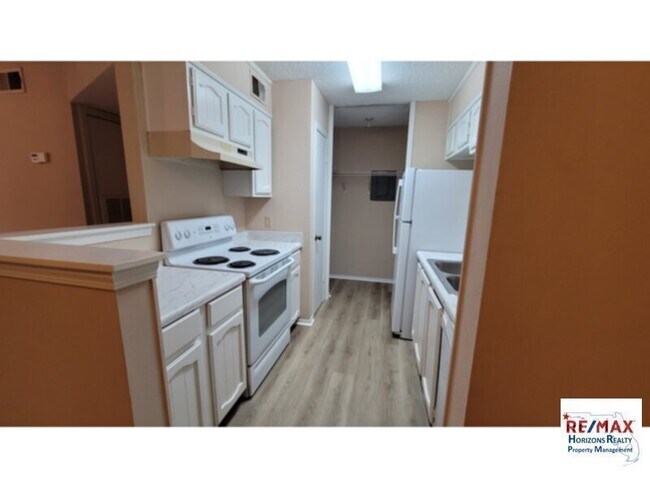 Foto del edificio - Wonderful totally remodeled condo with **P...