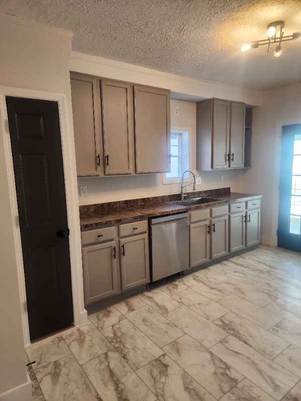 Foto del edificio - 145 N Main St