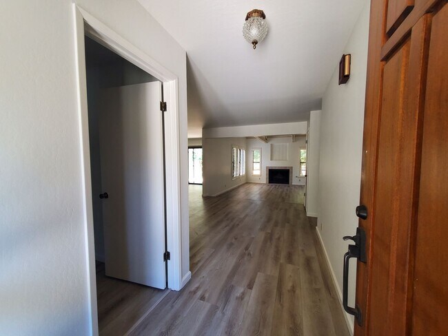 Building Photo - 4 Bedroom 2 Bathroom in Northgate, Walnut ...