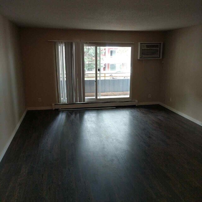 Foto del edificio - 8312 Zane Ave N
