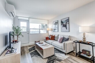 Building Photo - Elora