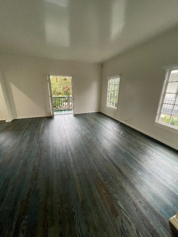 Foto del edificio - 10512 Eastborne Ave