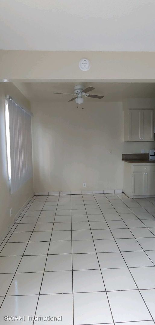 Foto del edificio - 3615 W 104th St
