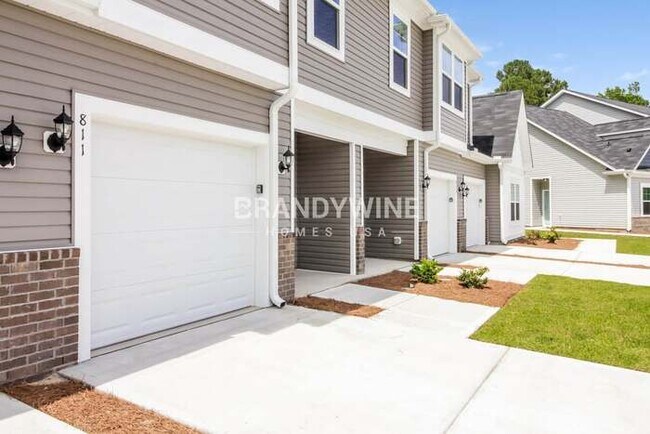 Building Photo - NEW MOVE IN SPECIAL - 1.5 MONTH FREE if mo...