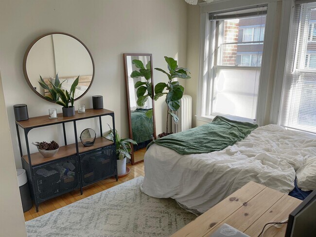 Building Photo - 6 Goodman Rd