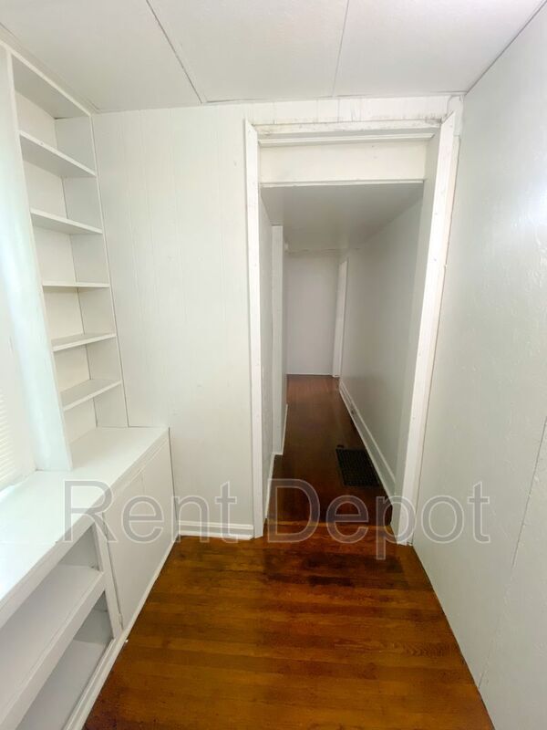 Building Photo - 1231 Culver Dr