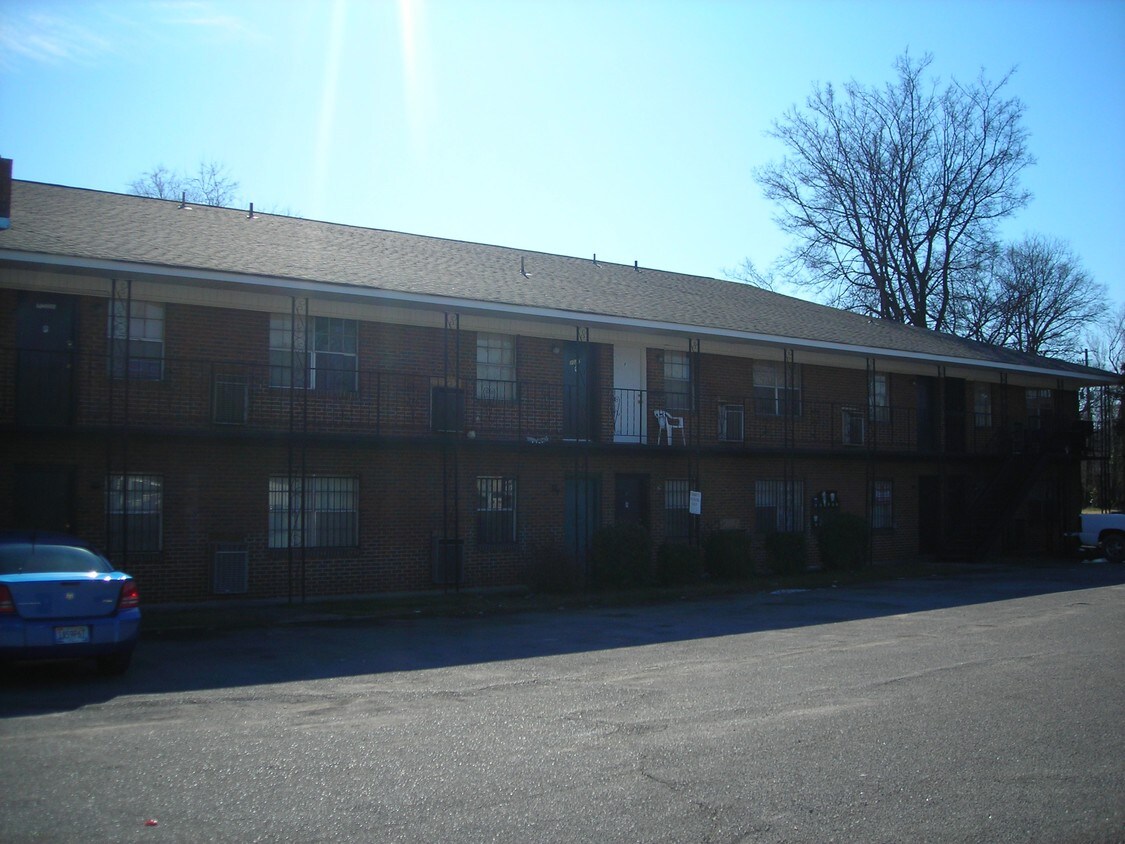 Building Photo - Renro Apartments