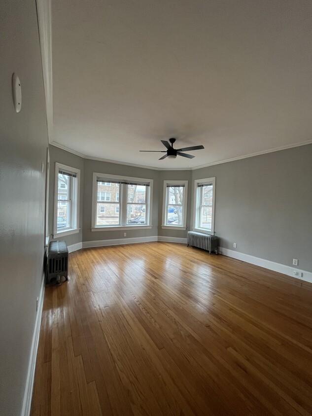 Living room - 3223 W Olive Ave