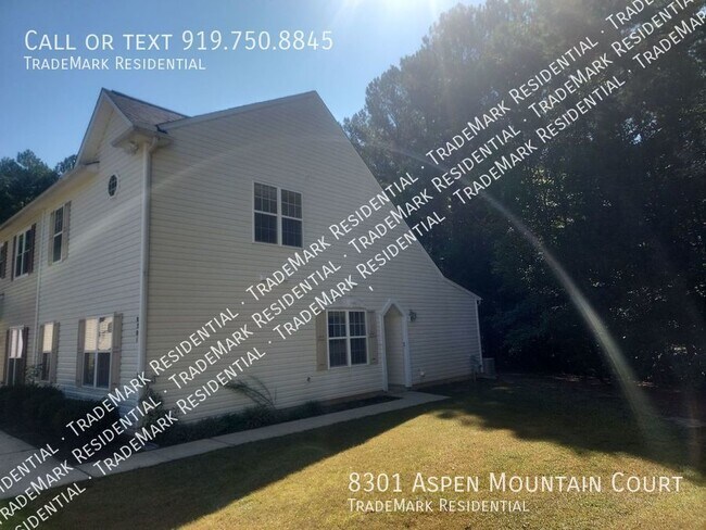 Building Photo - Spacious 3-Bedroom, 2.5-Bathroom Home with...