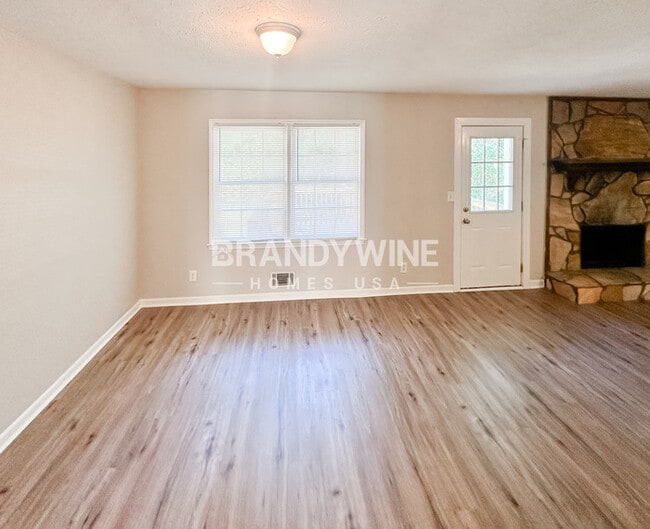 Building Photo - 5756 Ivywood Dr