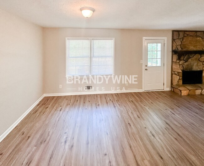 Foto del edificio - 5756 Ivywood Dr
