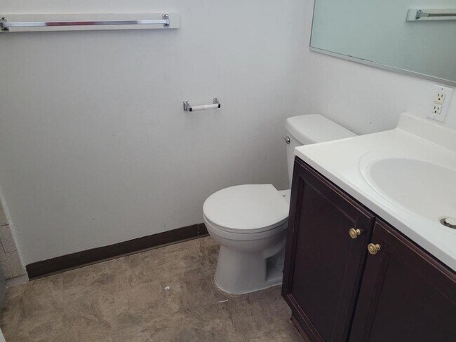 Foto del edificio - 2351 N Lompa Ln Unit A2, Carson City, NV 8...