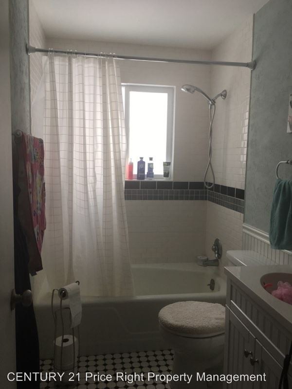 Building Photo - 2 br, 1.5 bath House - 1333 12th Street