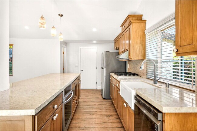 Foto del edificio - 20524 Rhoda St