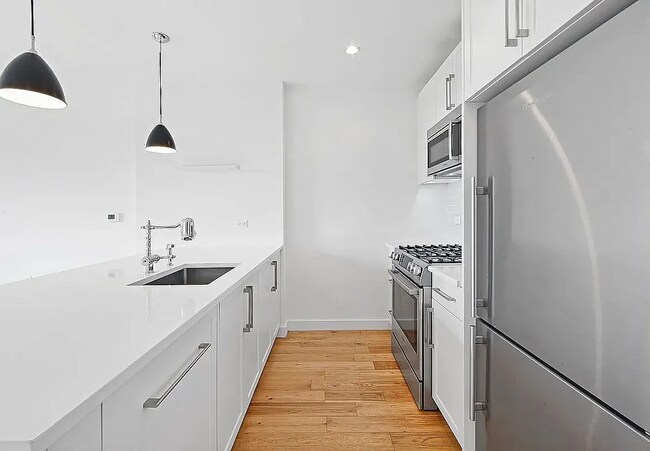 Foto del edificio - 27-21 44th Dr