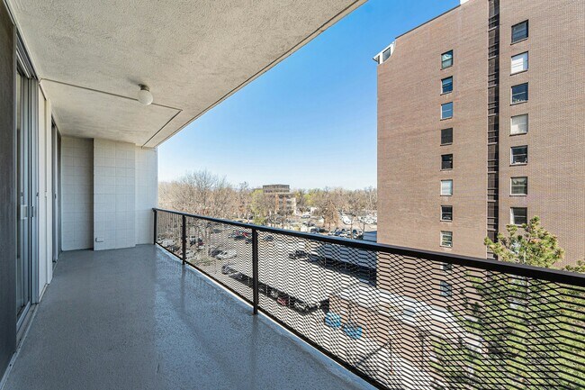 Foto del edificio - 421 S Howes St