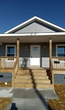 Building Photo - 513 Live Oak St