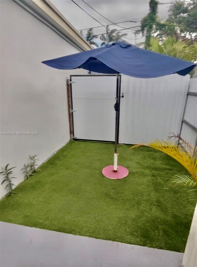 Foto del edificio - 3800 NW 197th Terrace