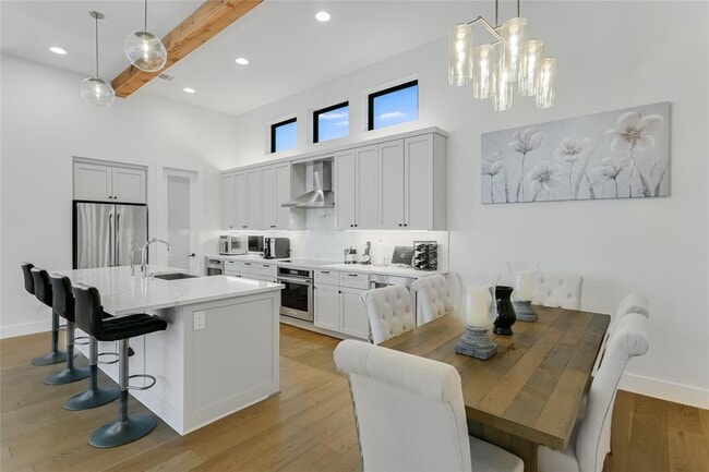 Building Photo - 13322 Galleria Cir