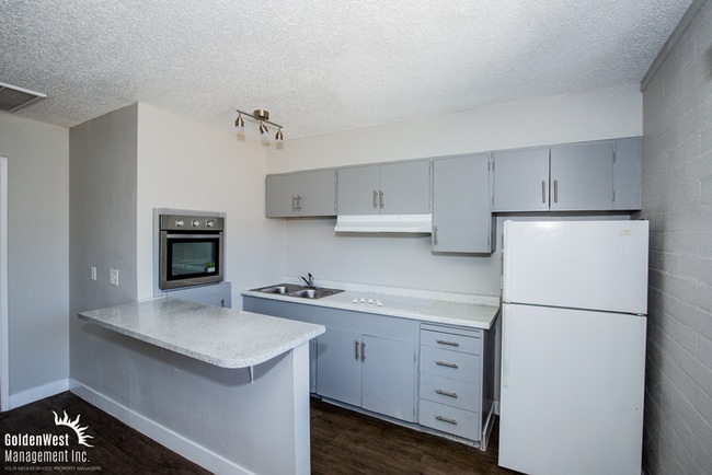 Building Photo - Charming 1Bdm 1Ba Apartment in Central Las Vegas!
