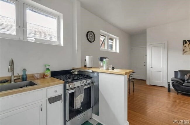 Entrance and Kitchen - 153 Allen St