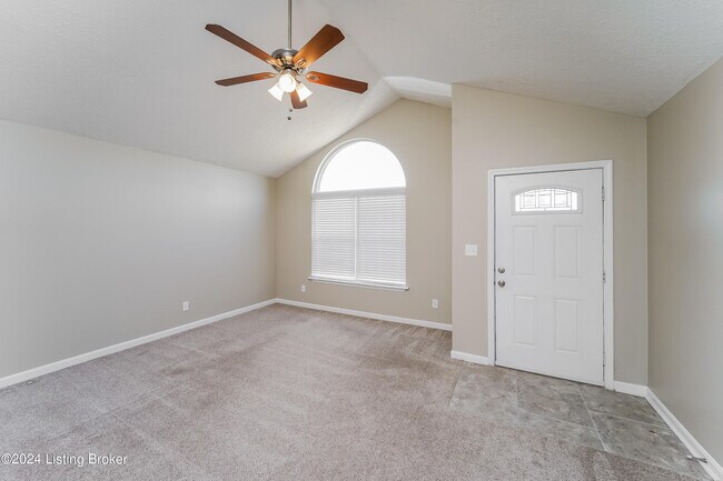 Foto del edificio - 8205 Krystle Ridge Pl
