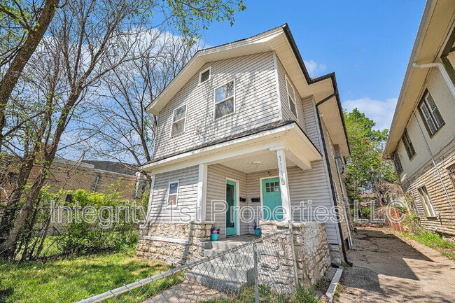 Building Photo - 1116 E 45th St