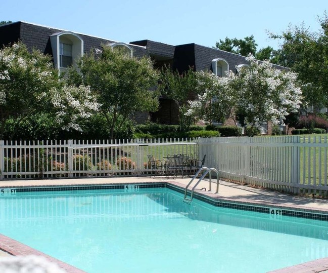 Piscina - Riverhills Apartments