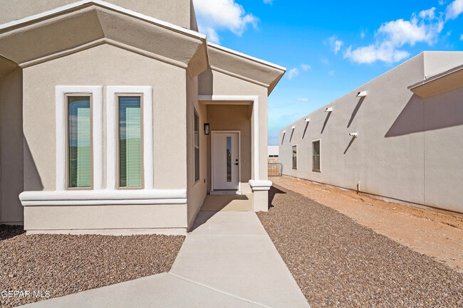 Foto del edificio - 15165 Destination Ave