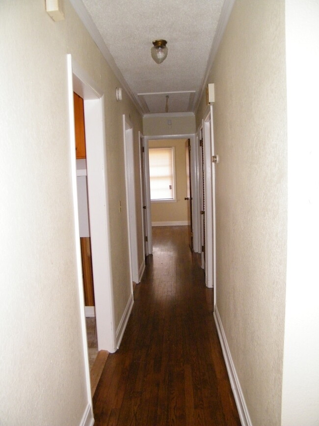 Foto del edificio - 914 W Oakland Ave
