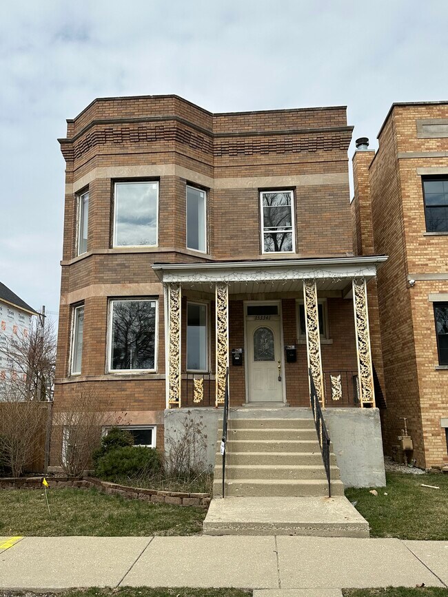 5334 W Argyle St, Chicago, IL 60630 Apartments in Chicago, IL