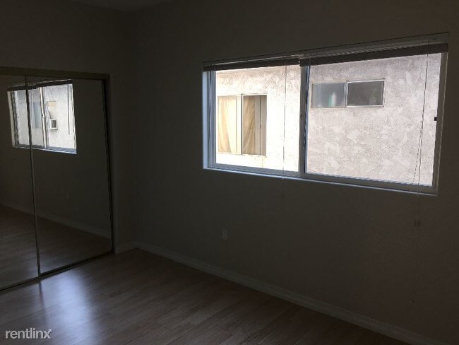 Foto del edificio - 7327 Milwood Ave