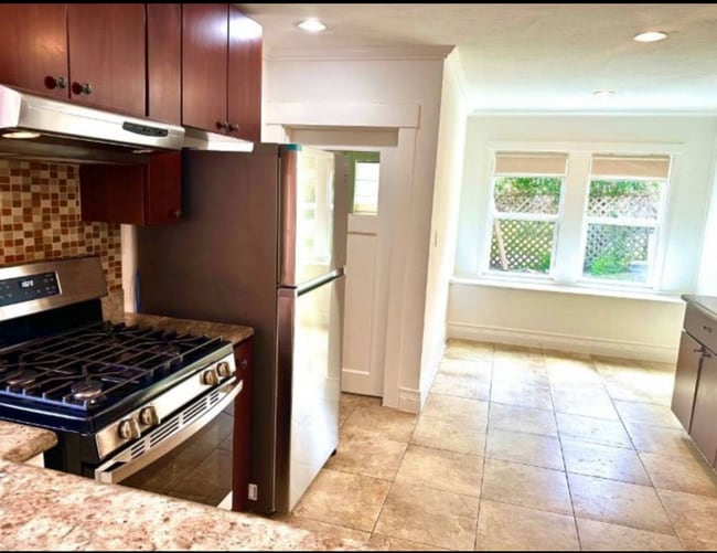 Foto del edificio - 5930 Orchard Ave